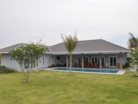 Luxury Private Pool Villa For Sale in Hua Hin Private community