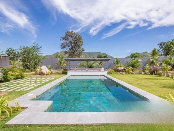 Hua Hin Pool Villa For Sale with a Big Land Plot Near Black Mountain Golf Course