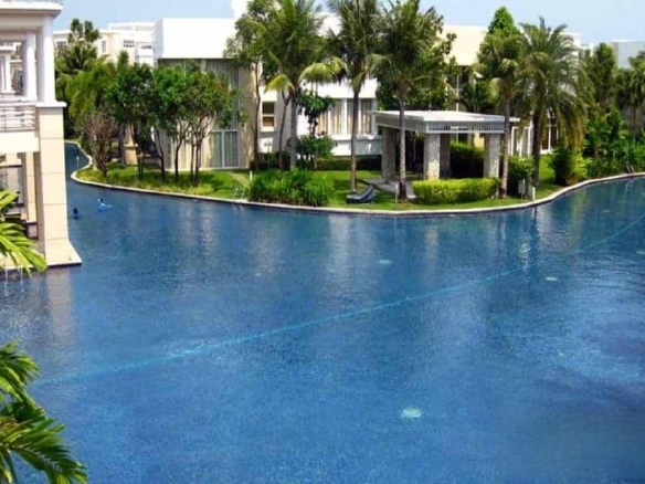 Spacious Luxury Condo for Sale in Hua Hin Close to Sheraton Resort