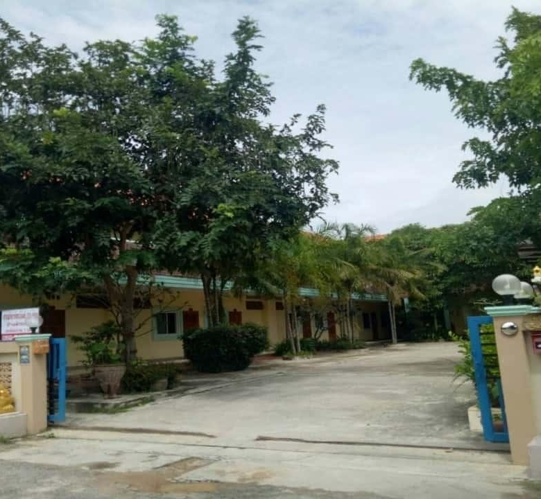 Guest House with 18 Rooms for Sale Close to Black Mountain Golf Hua Hin