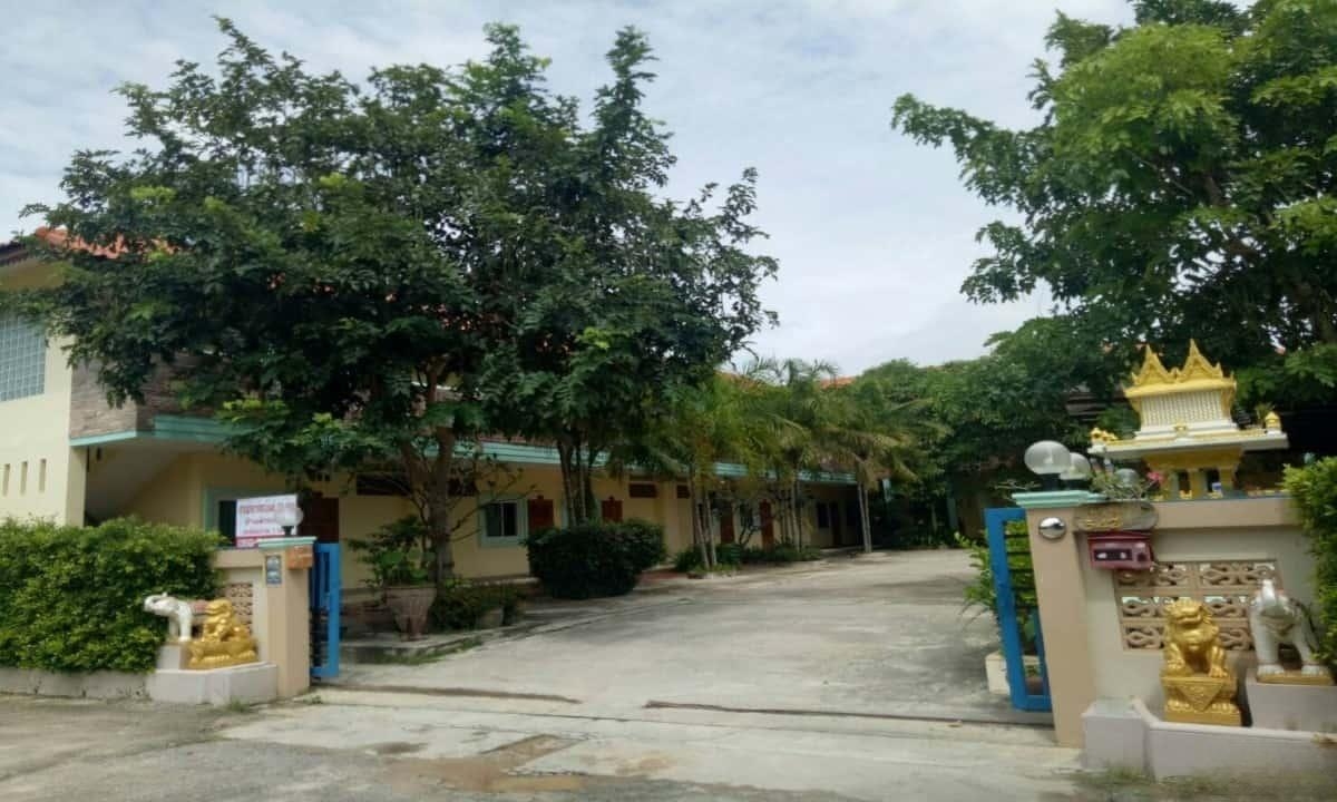 Guest House with 18 Rooms for Sale Close to Black Mountain Golf Hua Hin