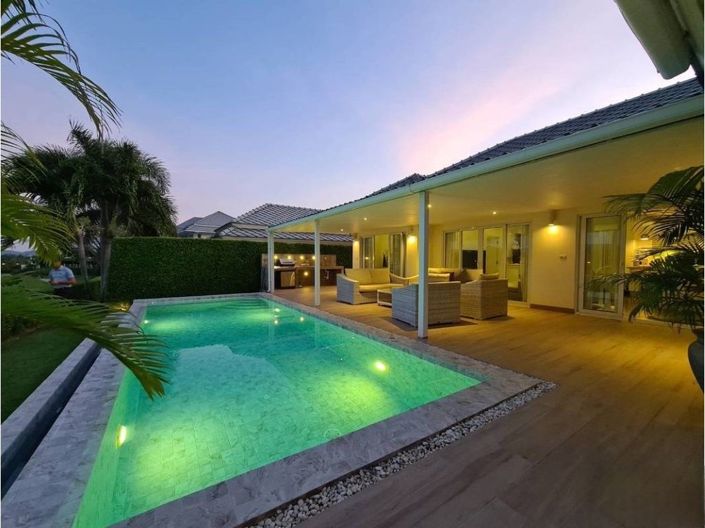 Luxury Pool Villa For Sale on Black Mountain Golf Course Hua Hin with Memberships