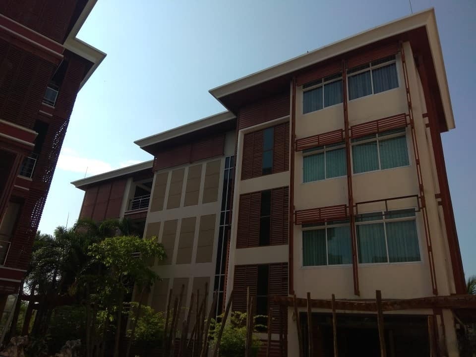 Seaside Condo for Sale Hua Hin Soi 9 with Pool and Gym Access