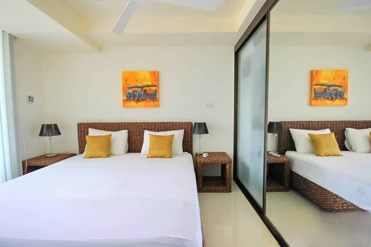 beautiful-2-bed-hua-hin-penthouse-with-panoramic-view-13 Stunning Hua Hin Penthouse for Sale with Rooftop Pool and Ocean Views