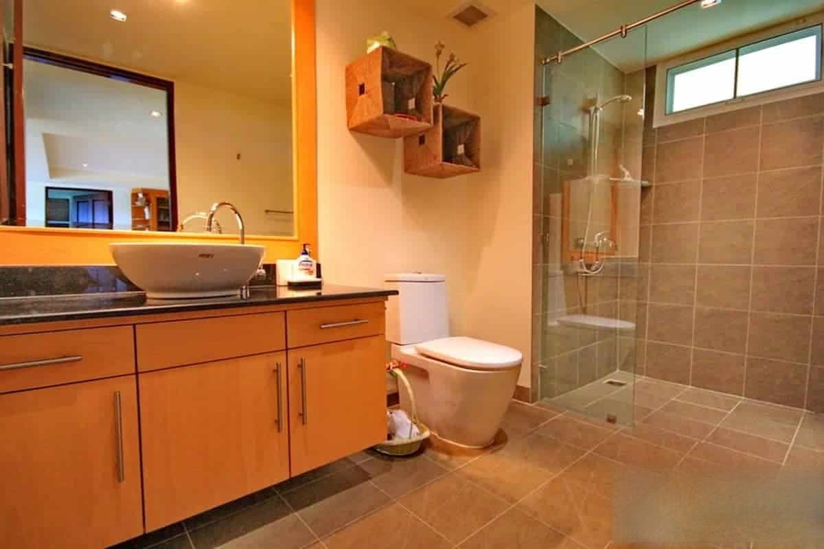 beautiful-2-bed-hua-hin-penthouse-with-panoramic-view-16 Stunning Hua Hin Penthouse for Sale with Rooftop Pool and Ocean Views