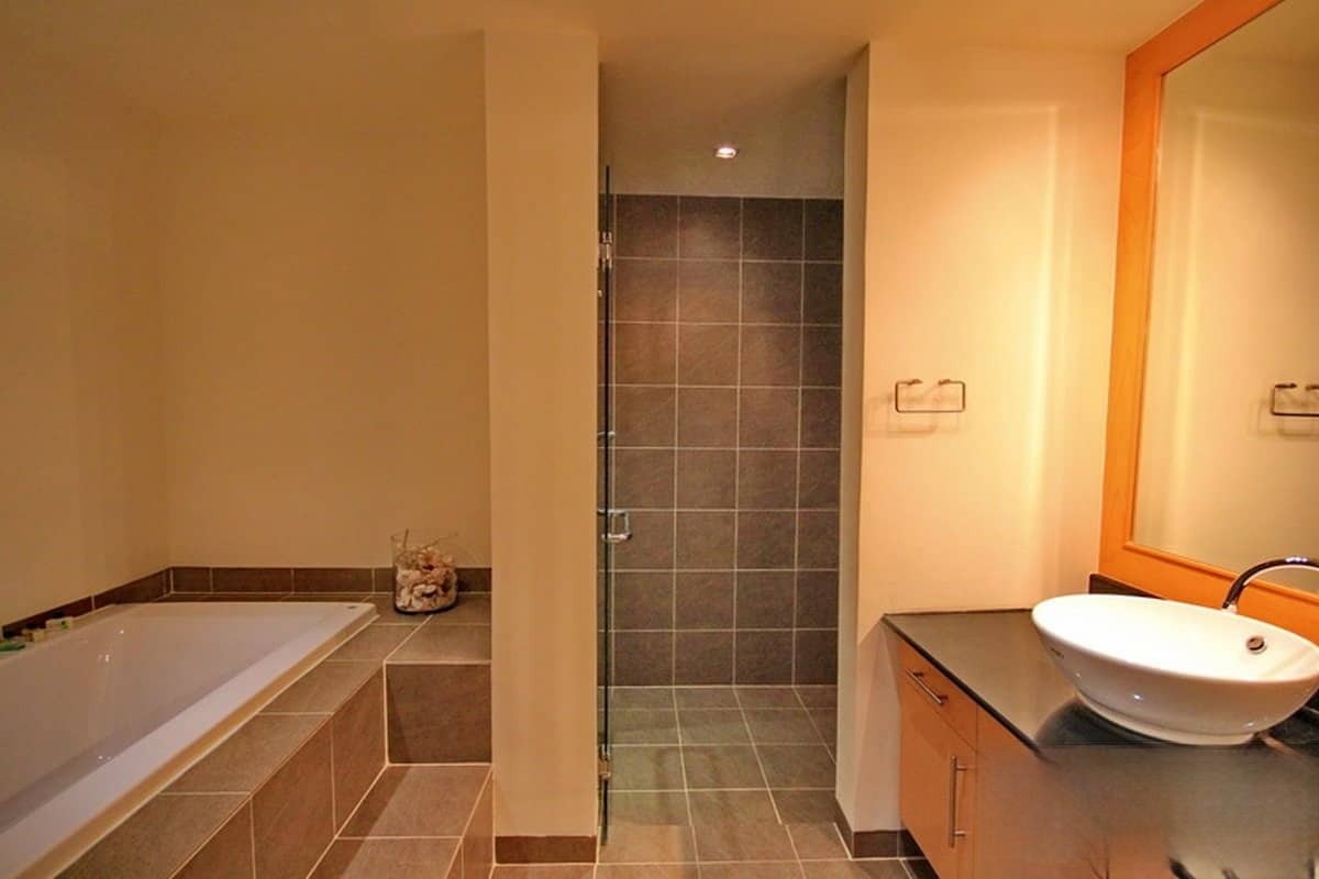 beautiful-2-bed-hua-hin-penthouse-with-panoramic-view-2 Stunning Hua Hin Penthouse for Sale with Rooftop Pool and Ocean Views