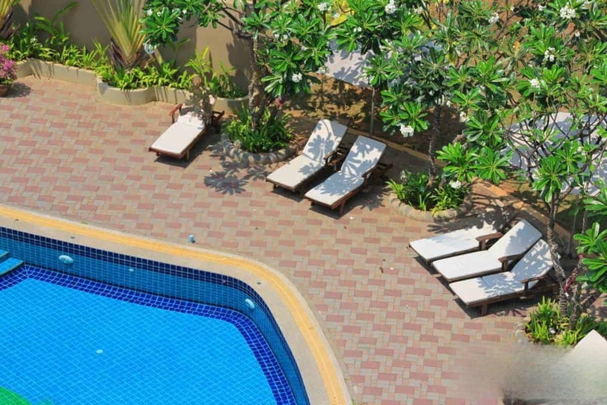 beautiful-2-bed-hua-hin-penthouse-with-panoramic-view-4 Stunning Hua Hin Penthouse for Sale with Rooftop Pool and Ocean Views