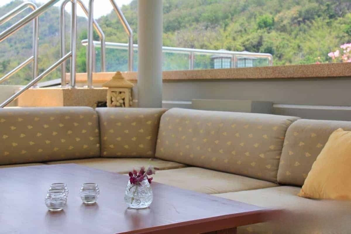 beautiful-2-bed-hua-hin-penthouse-with-panoramic-view-6 Stunning Hua Hin Penthouse for Sale with Rooftop Pool and Ocean Views