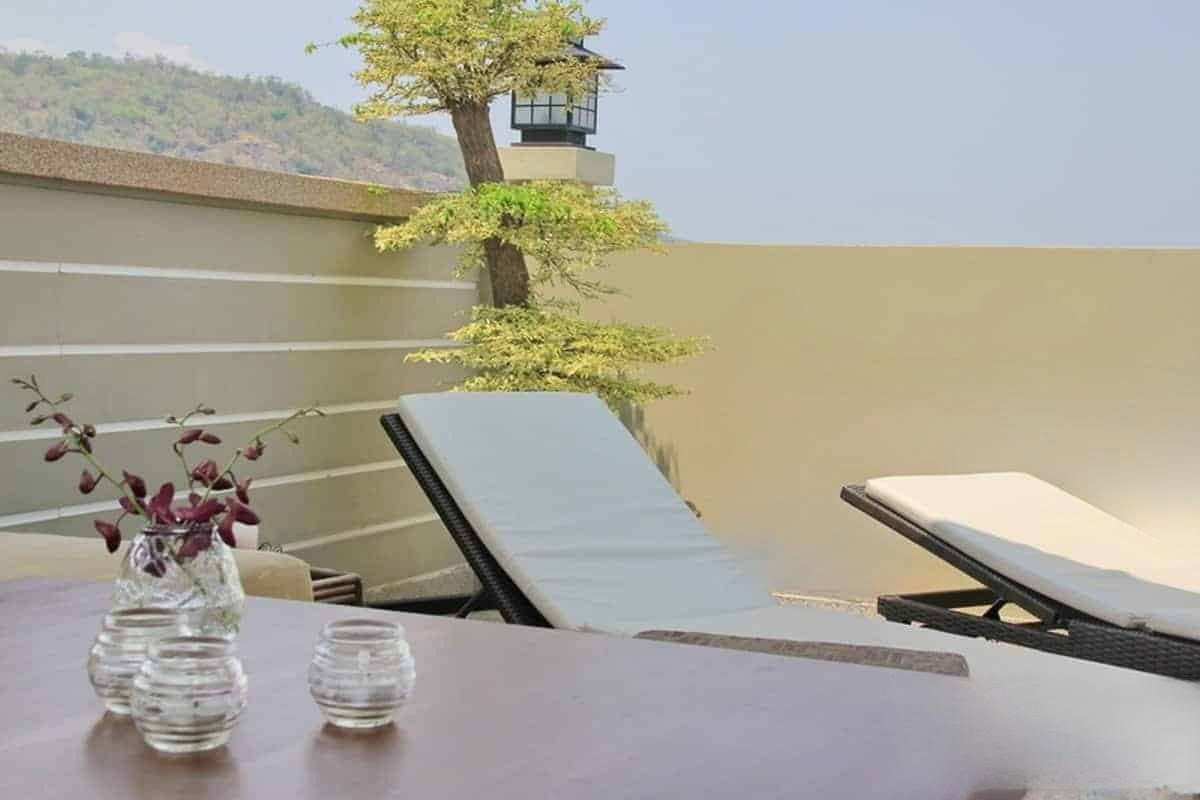 beautiful-2-bed-hua-hin-penthouse-with-panoramic-view-7 Stunning Hua Hin Penthouse for Sale with Rooftop Pool and Ocean Views