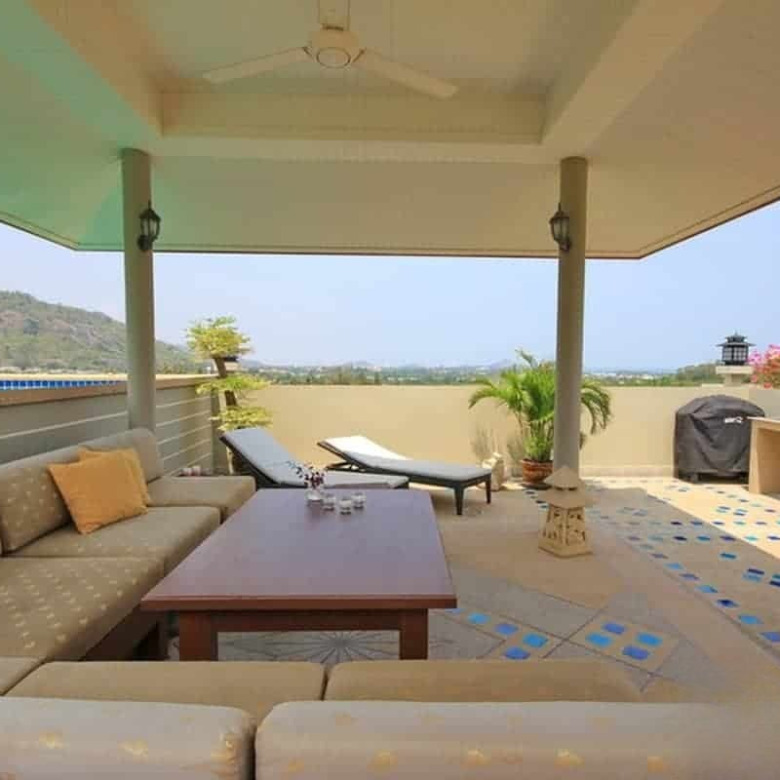Stunning Hua Hin Penthouse for Sale with Rooftop Pool and Ocean Views