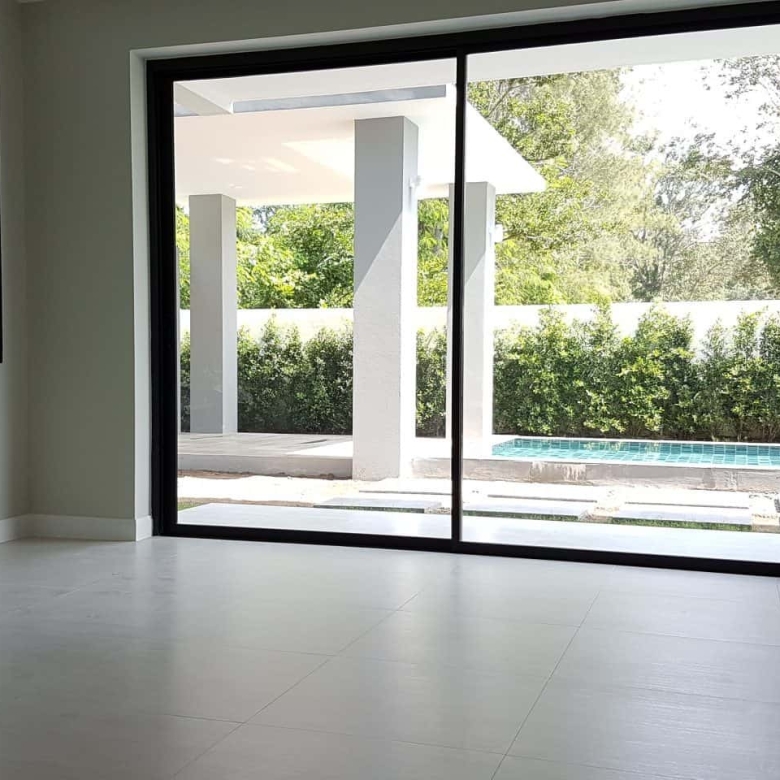 Stylish Villa Private Garden