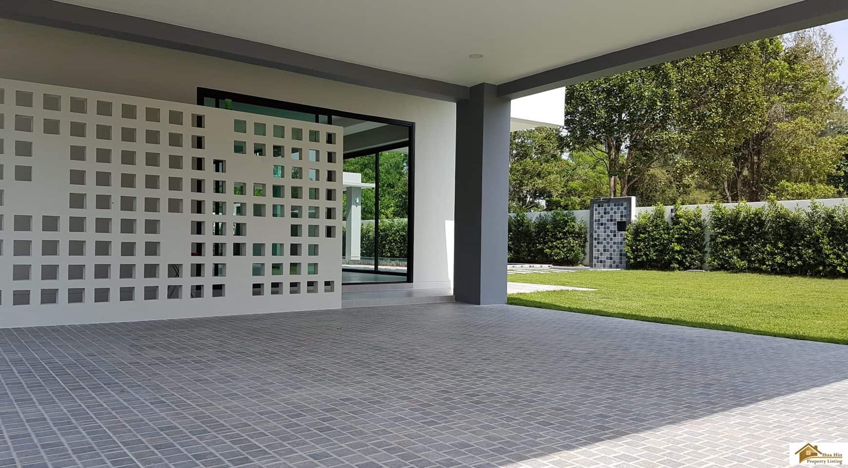 Upscale Residence Pool Garden