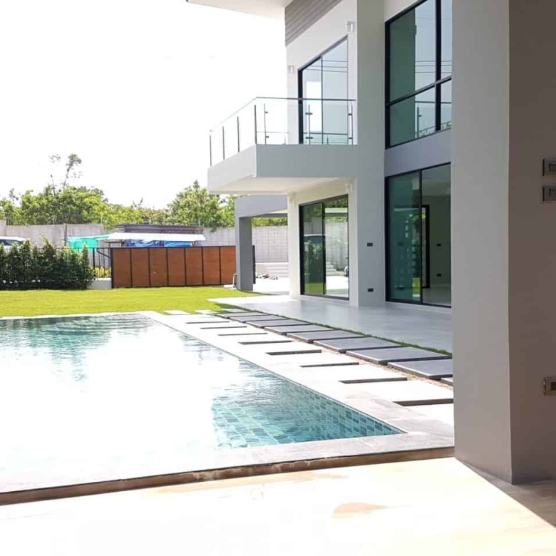 Sophisticated Architecture Modern Comfort