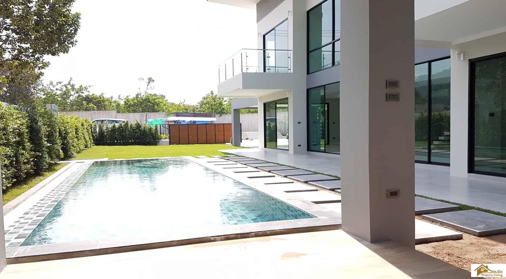 Sophisticated Architecture Modern Comfort