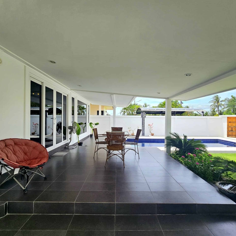 Yu Yen Luxury Sales Snapshot