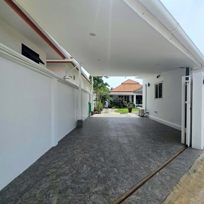 Baan Modern Villa Sales Glory