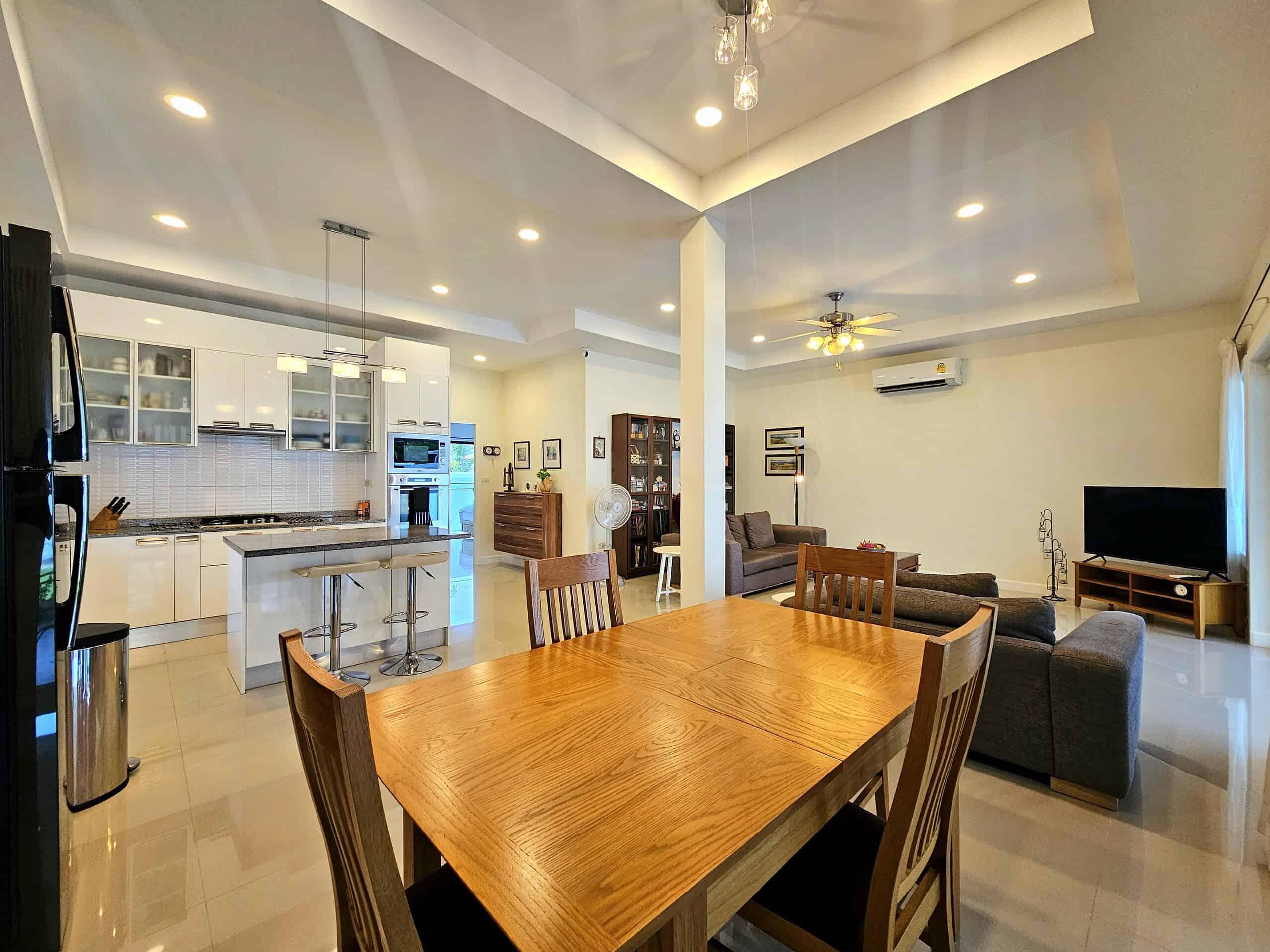 Yu Yen Pool Villa Sales Delight