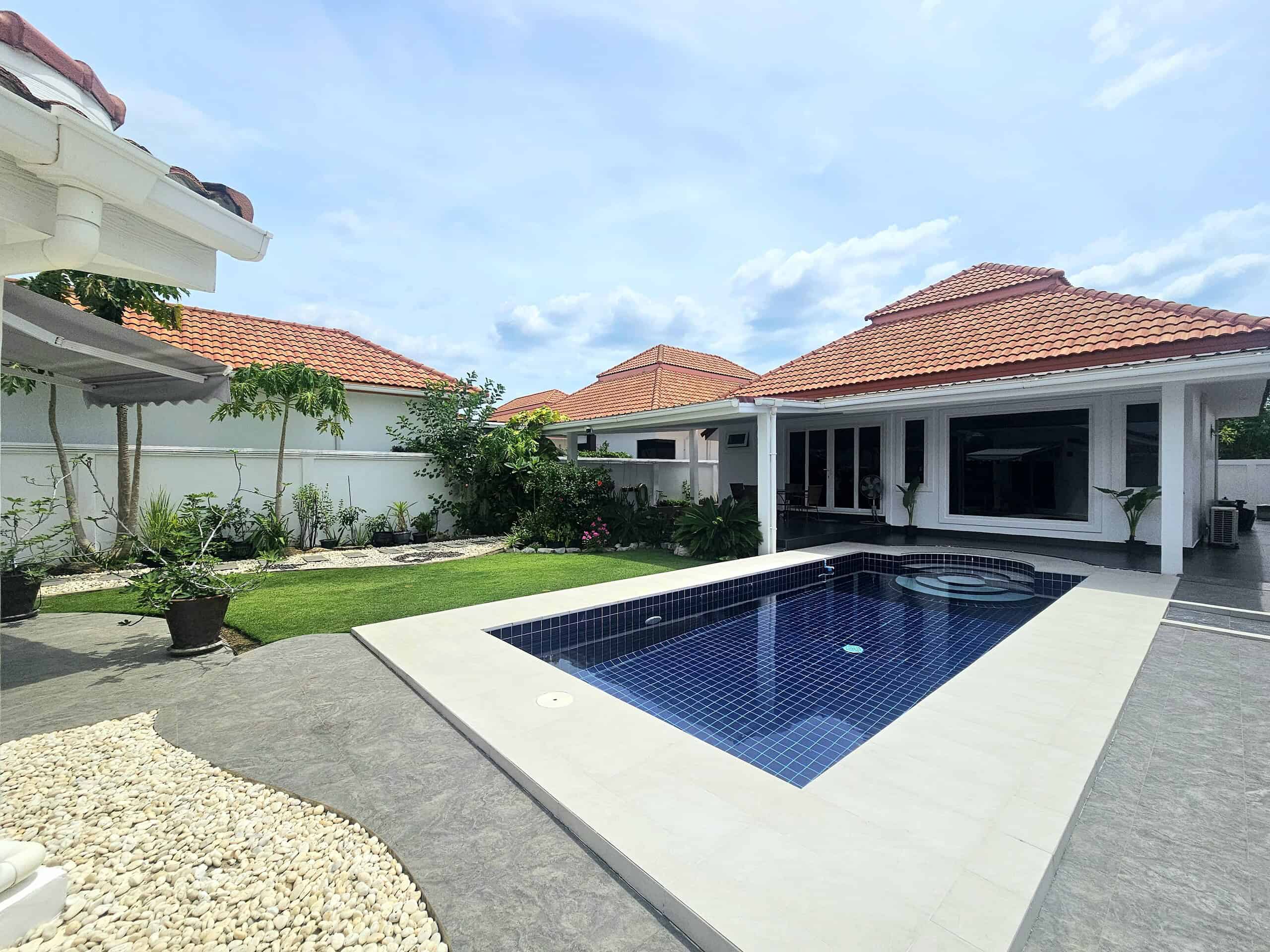 Baan Yu Yen Modern Villa Sales Showcase