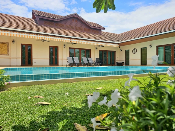 Stunning Bali Style Villa Sale Hua Hin