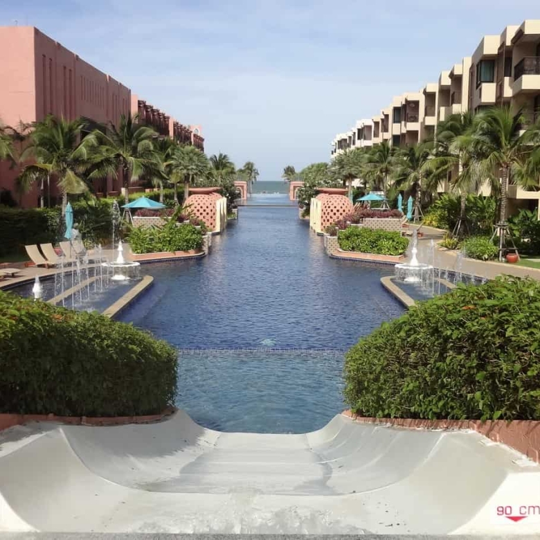 Marvelous Marrakesh Beachfront Look