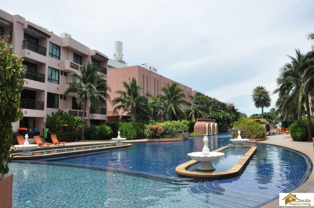 Stunning Seaside Condo Snapshot