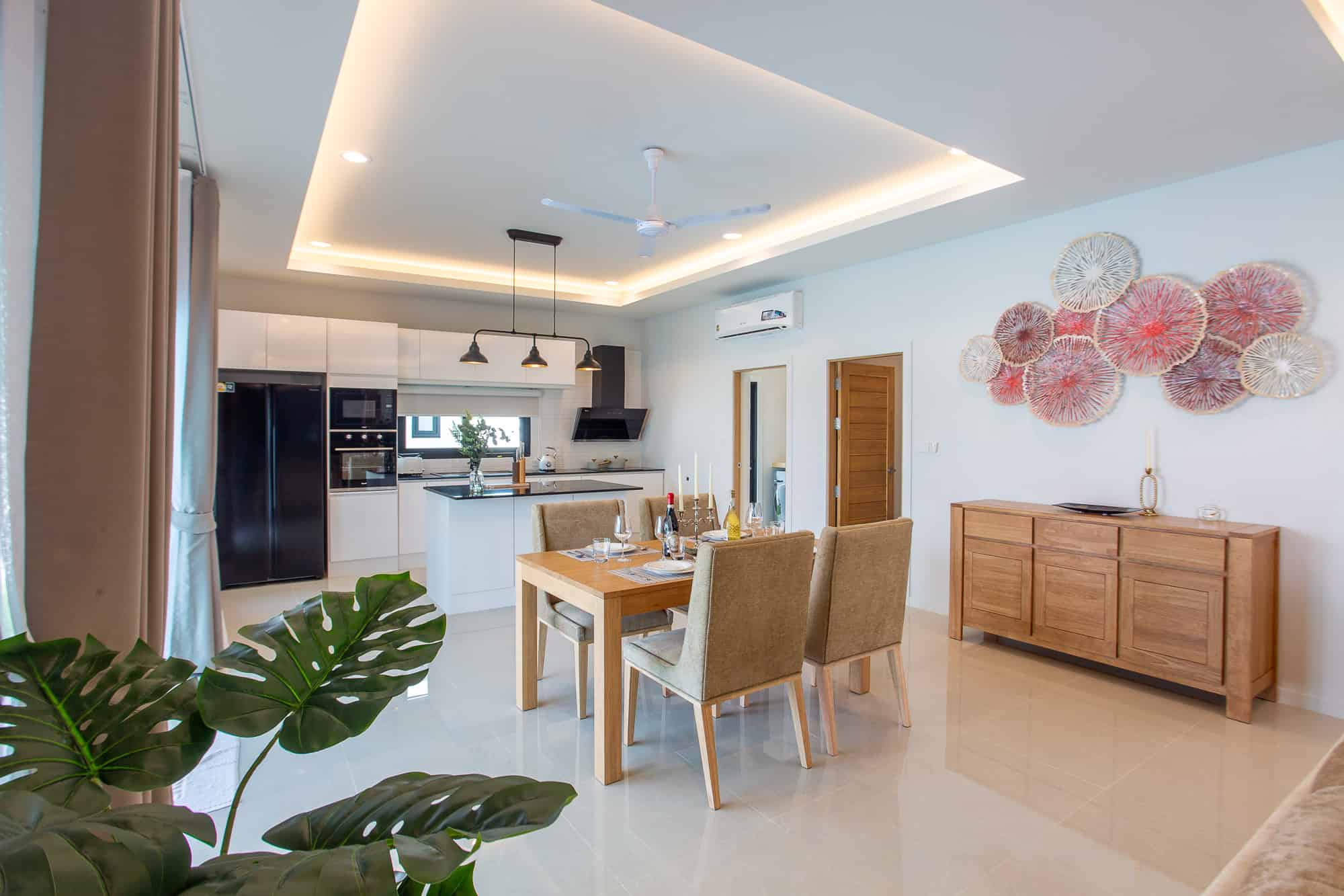 Refined Villa Sales Home Appeal