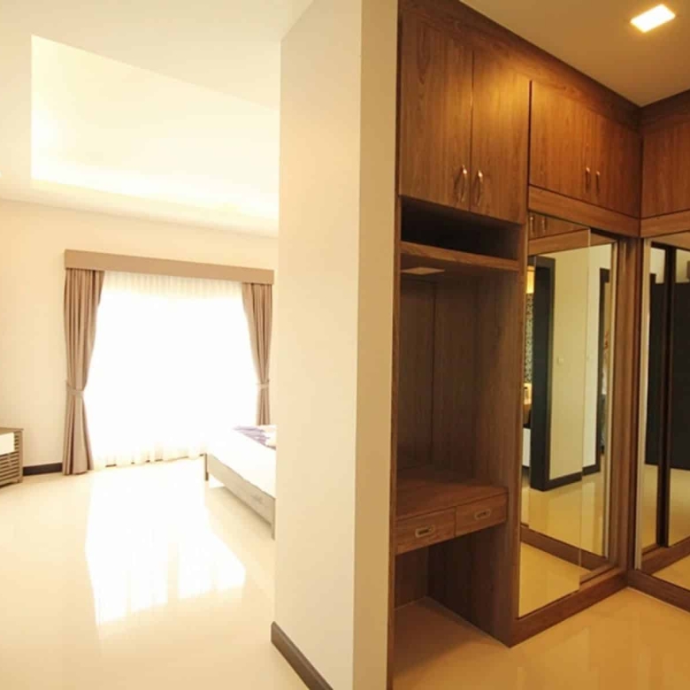 Emerald Valley Luxury Sales Gem