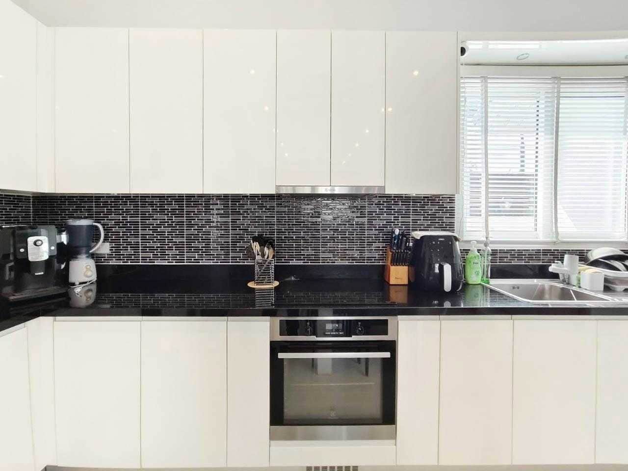 Impressive Villa Sales Shot