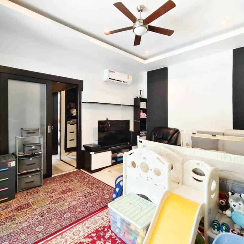 Grand Pool Villa Sales