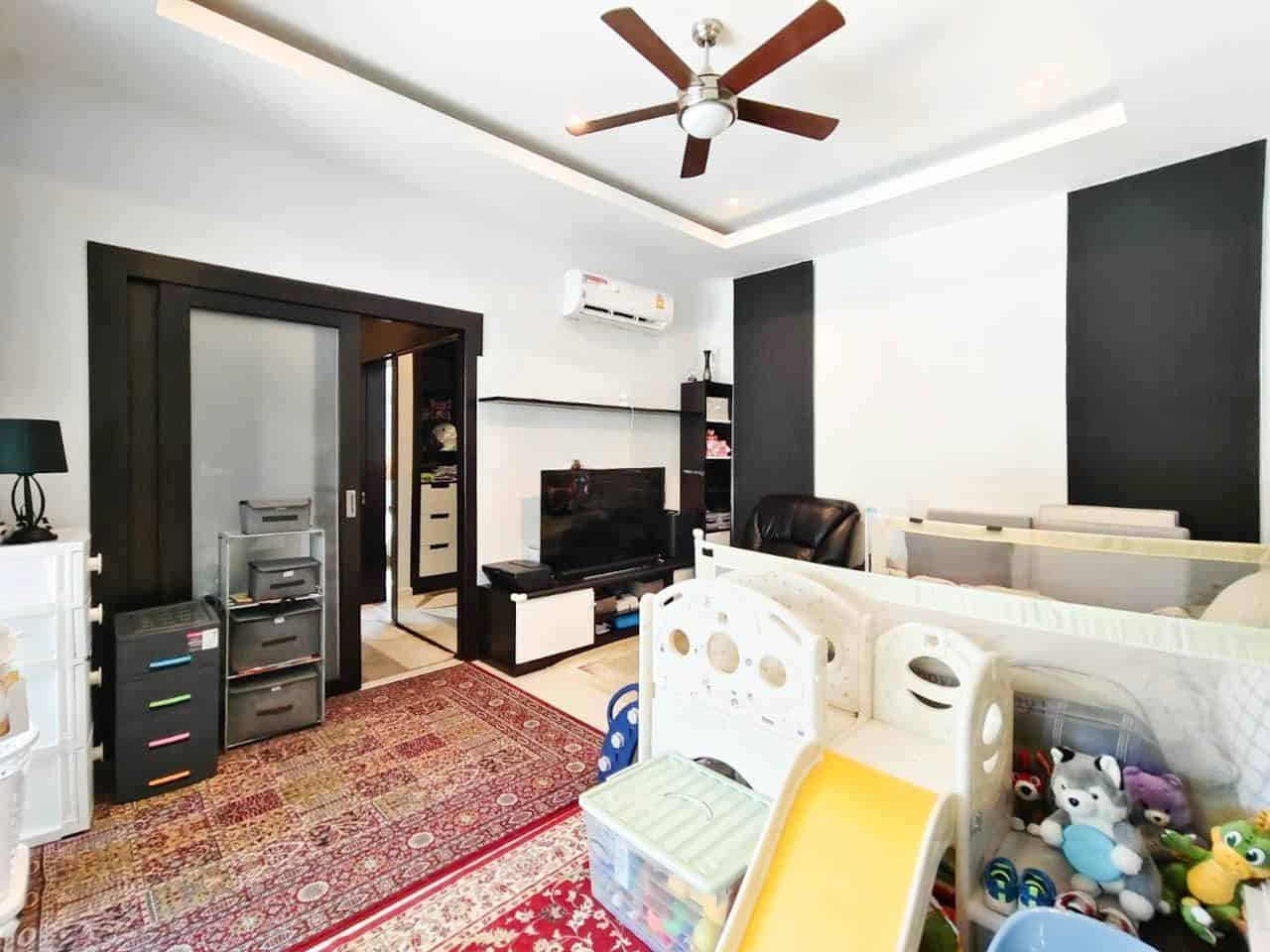 Grand Pool Villa Sales