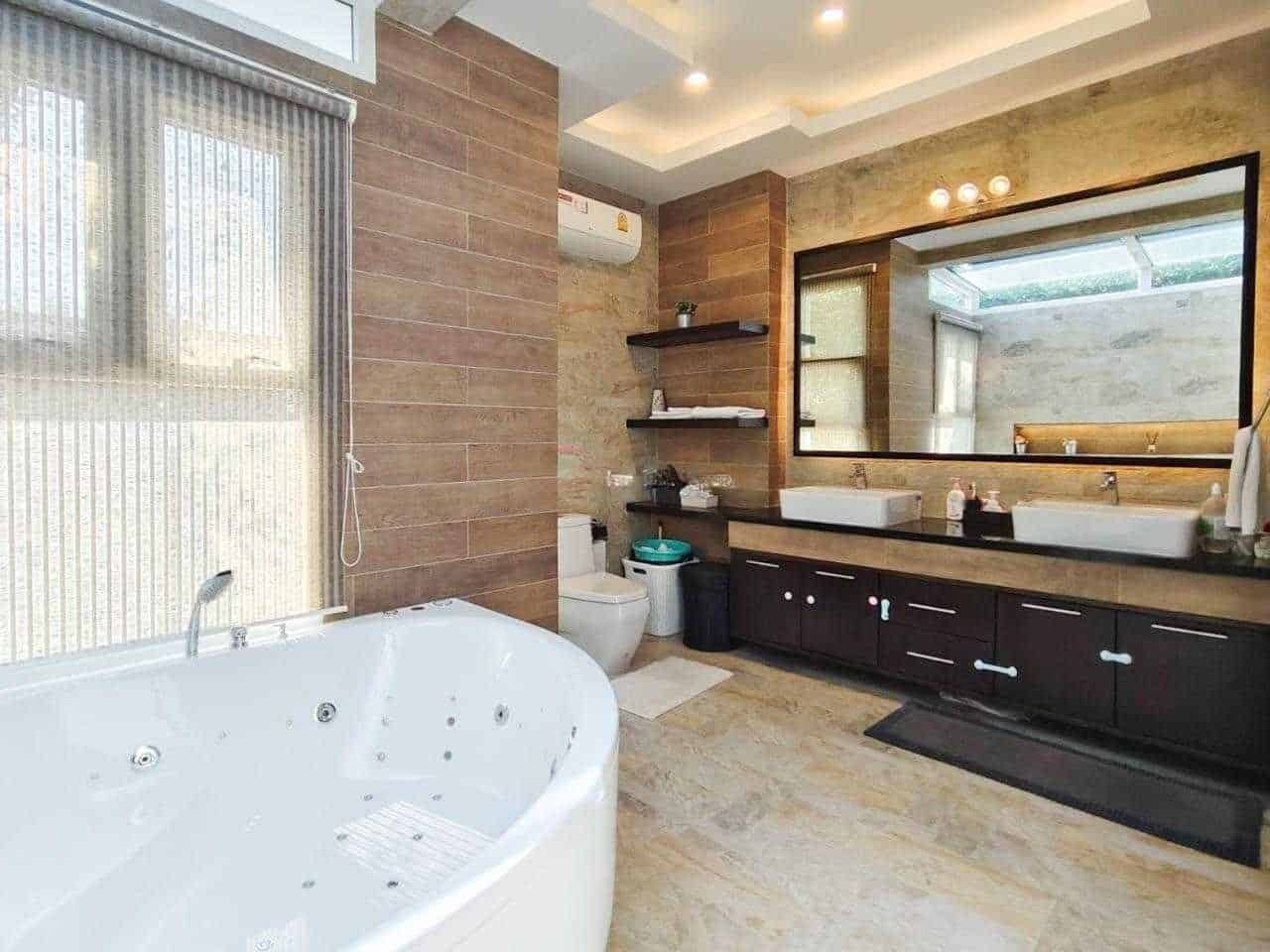 Outstanding Villa Sales Capture