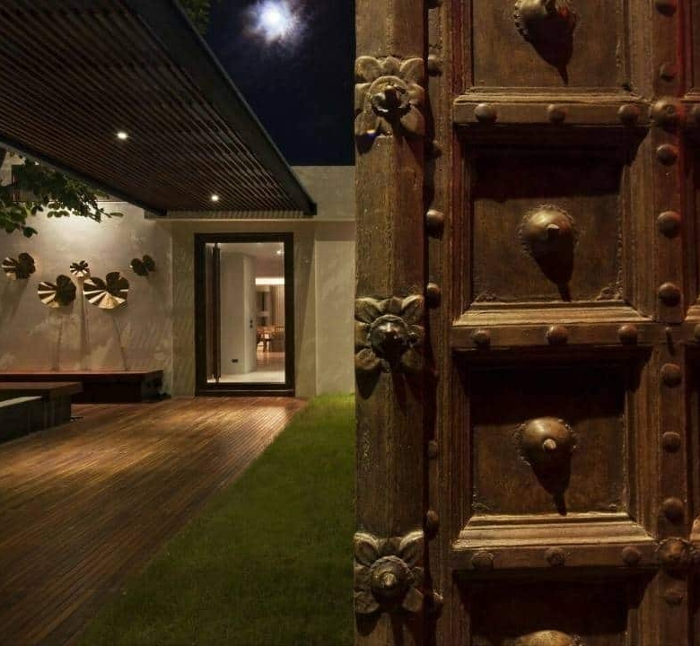 Striking Beachfront Villa Sales Appeal