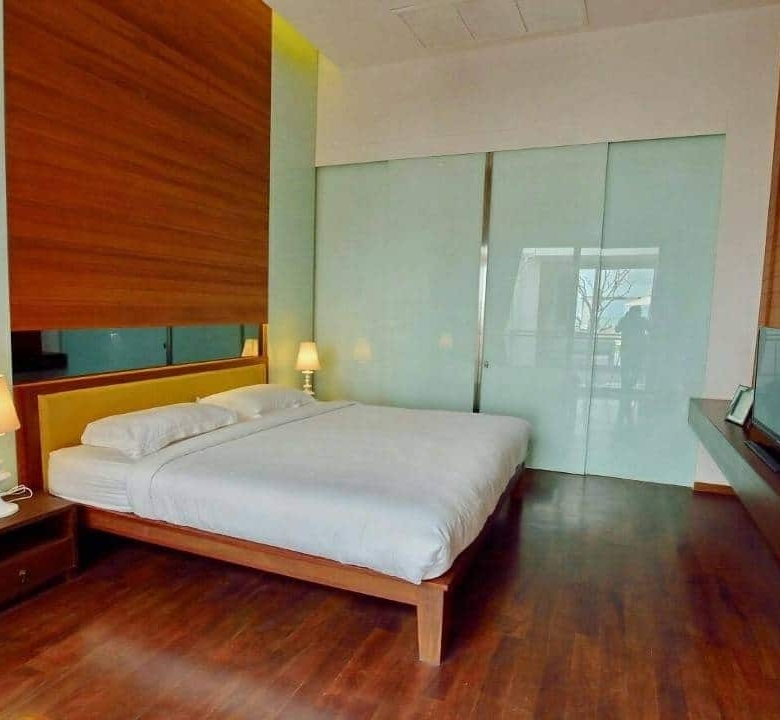 Outstanding Beachfront Villa Sales Pick