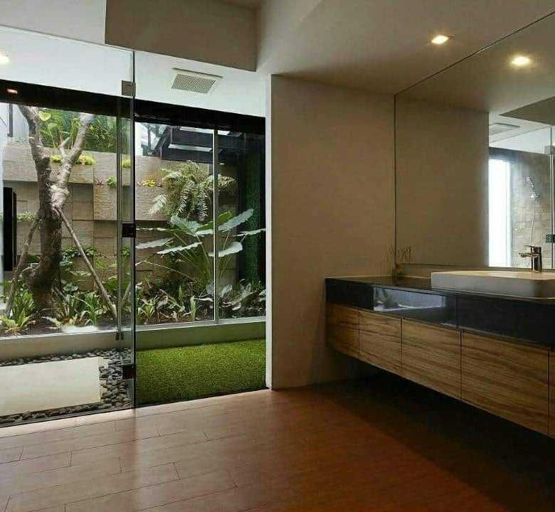 Prime Beachfront Villa Sales Spot