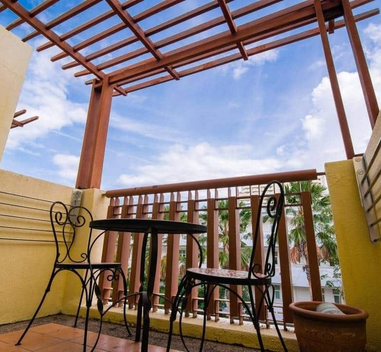 Charming Mykonos Condo Hua Hin Beachfront