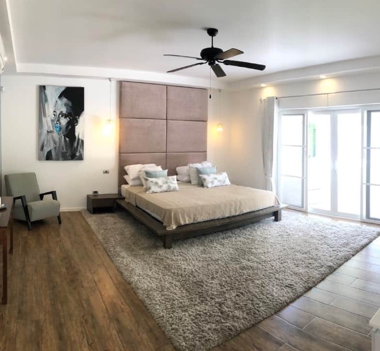 Captivating Villa Sales Great Location