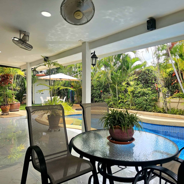 Inviting Tropical Villa Sales