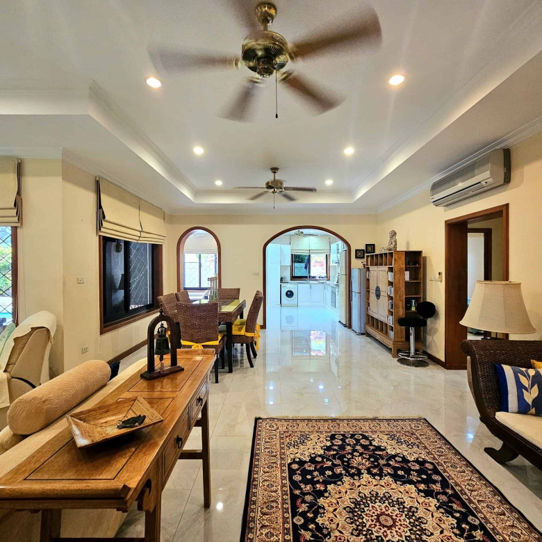 Stylish Tropical Villa Sales