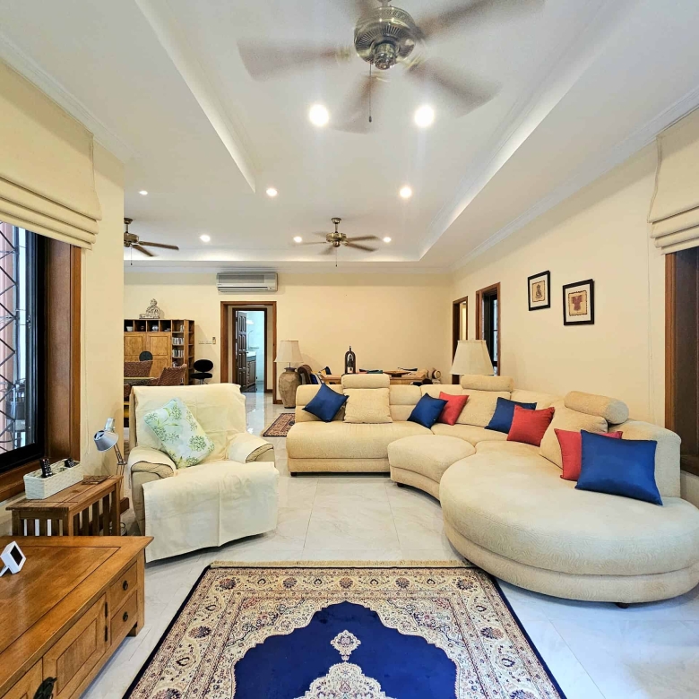 Refined Hua Hin Villa Sales