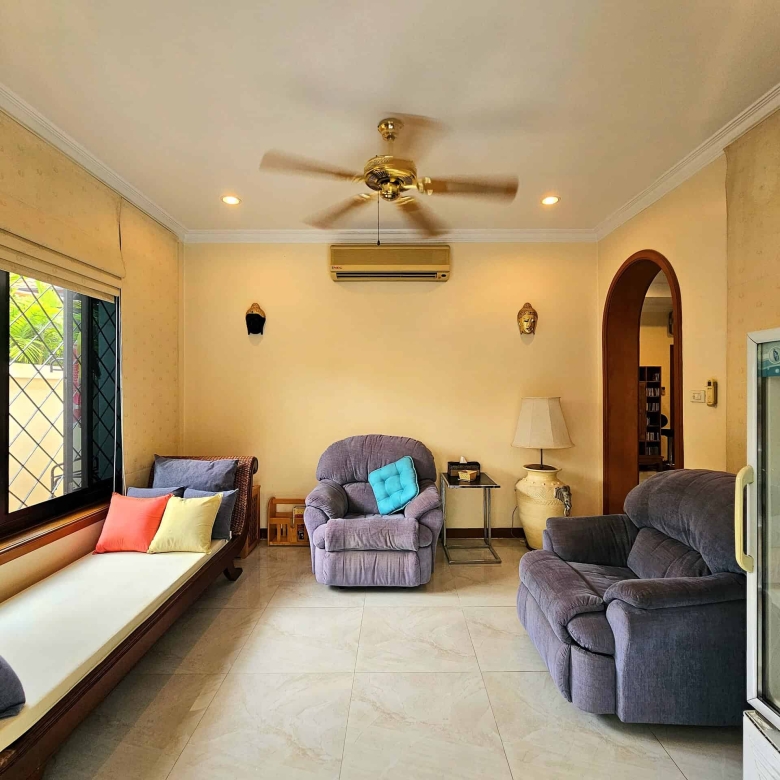 Distinctive Tropical Property Sales