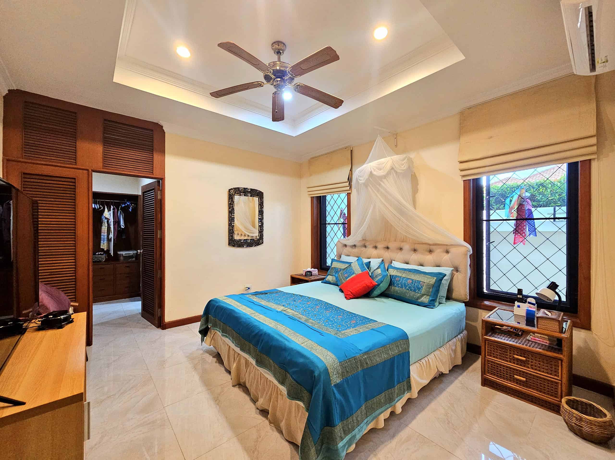 Tropical Pool Villa Three Bedroom Hua Hin Bright Tropical Villa Sales