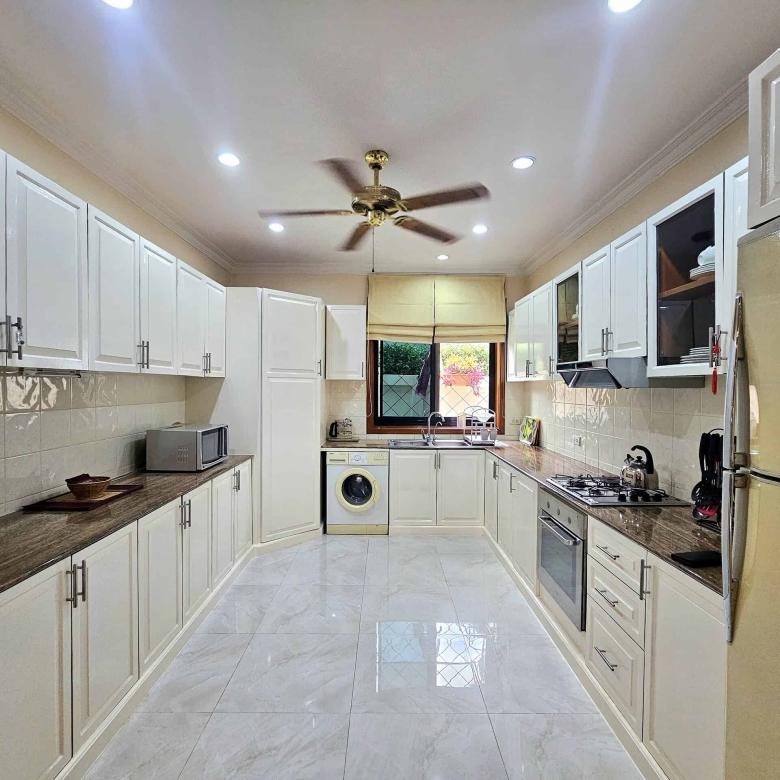 Energetic Tropical Property Sales