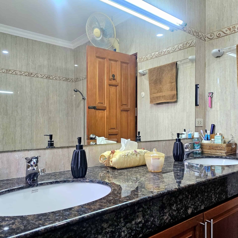 Inspiring Tropical Villa Sales