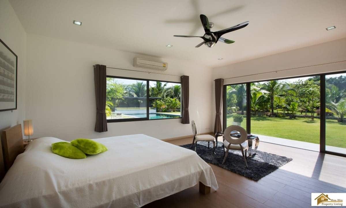 Stunning Property Hua Hin Golf Community Location Upscale Hua Hin Property Roomy Plot Golf Nearby