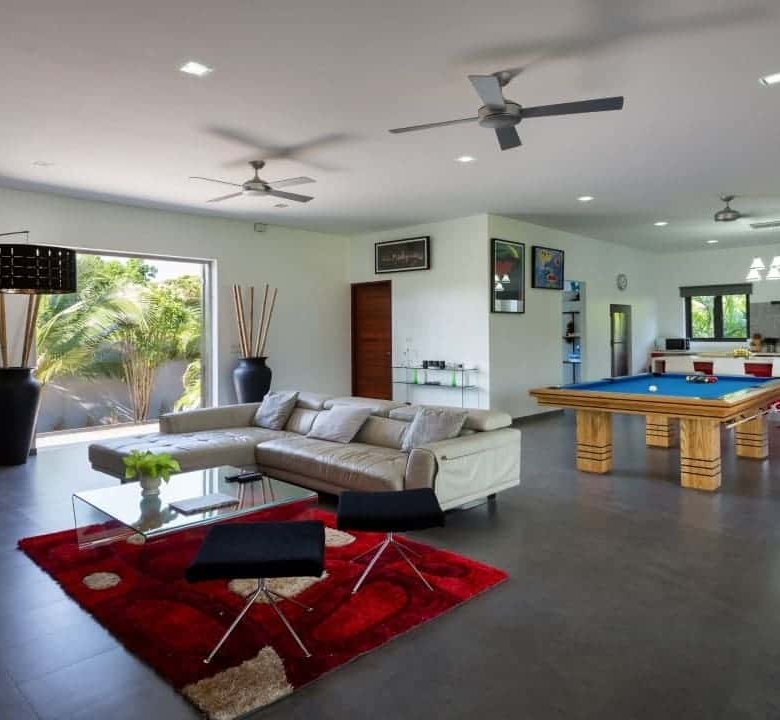 Exclusive Hua Hin Villa Sizeable Plot Golf Course