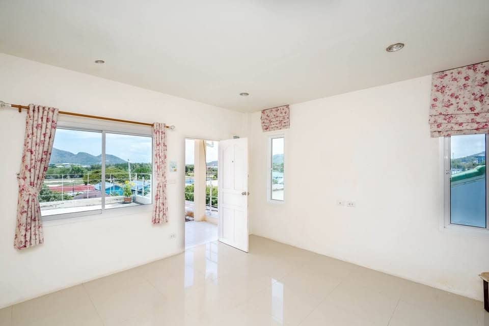 Charming Hua Hin Apartment Sale