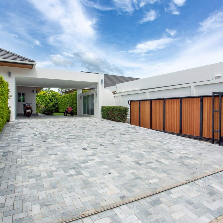 Distinctive Hua Hin Sales Home