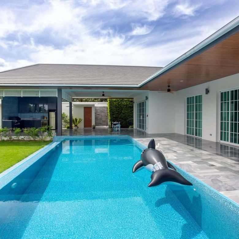 Superior Hillside Sales Residence