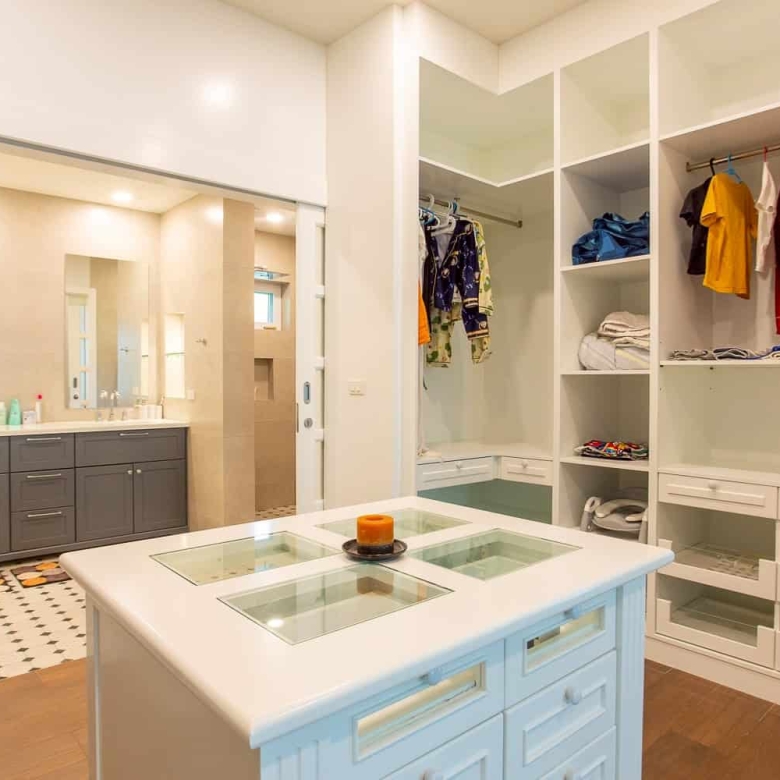 Stylish Pool Property Sales