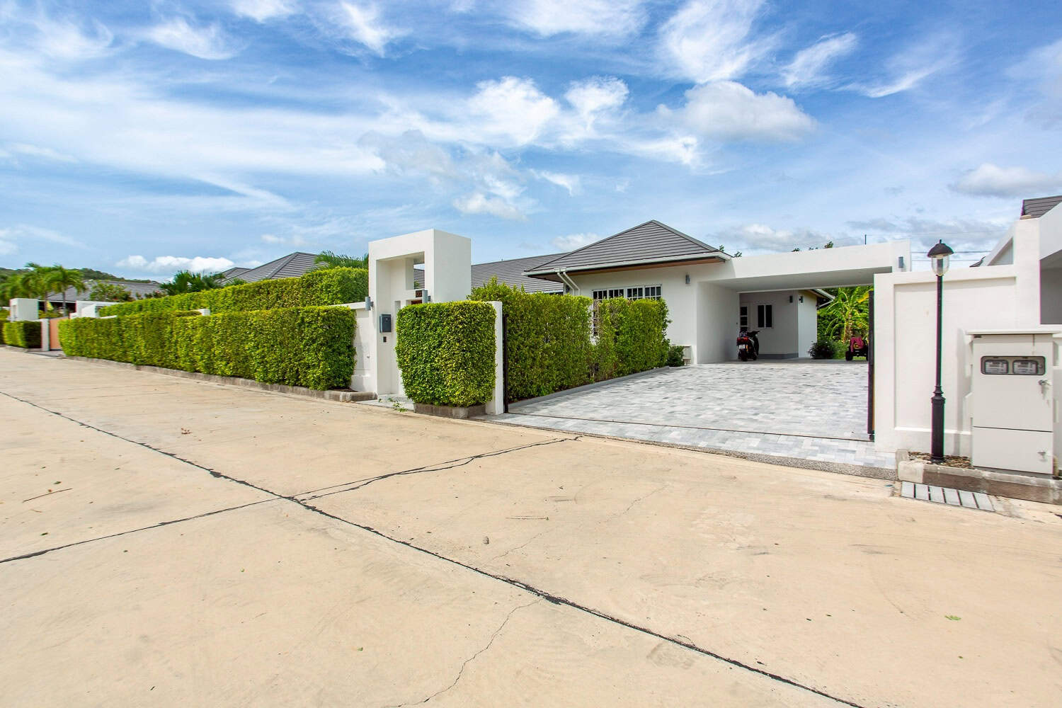 Beautiful Pool Villa Sales Find